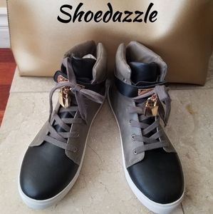 NWT Shoedazzle Mariah Sneakers